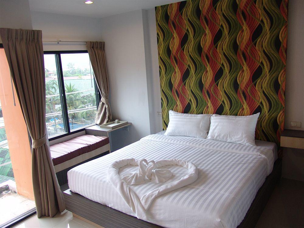 Chill Patong Hotel Exterior photo